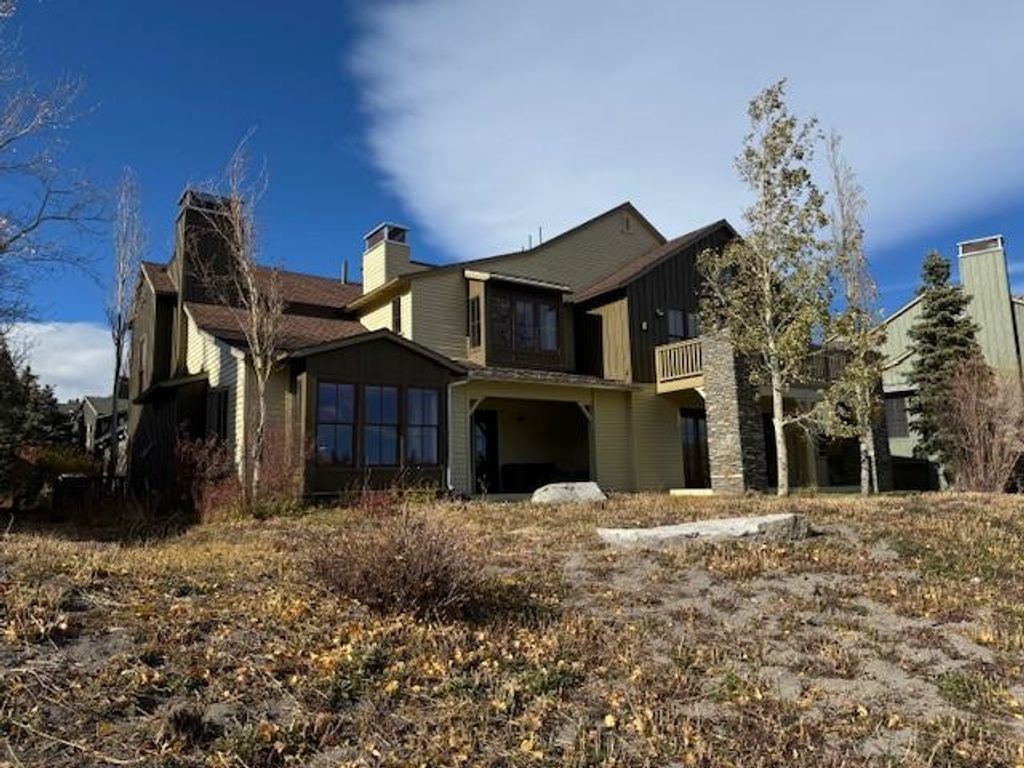 Photo of 1172 Pyramid Peak Dr #1172, Mammoth Lakes, CA 93546 (MLS # 250737)