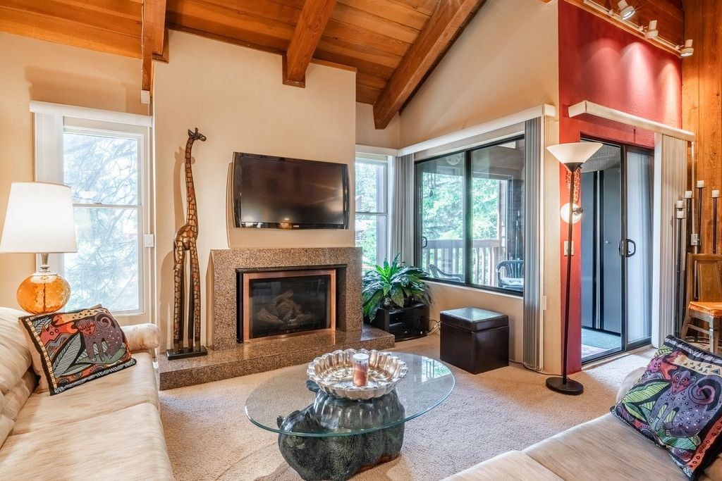 Photo of 194 Hillside Drive #15, Mammoth Lakes, CA 93546 (MLS # 250463)