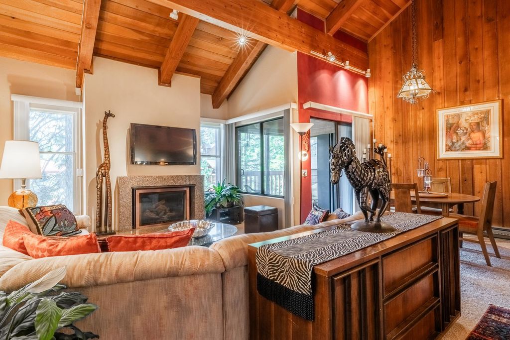 Photo of 194 Hillside Drive #15, Mammoth Lakes, CA 93546 (MLS # 250463)