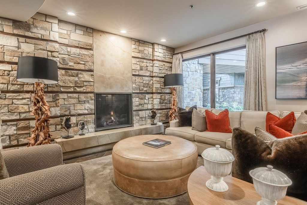 Photo of 50 Canyon Blvd B9-2 #B9-2, Mammoth Lakes, CA 93546 (MLS # 250201)