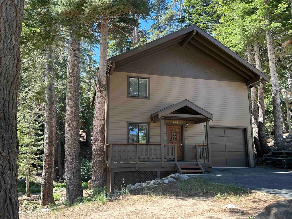 Photo of 2281 Old Mammoth Road, Mammoth Lakes, CA 93546 (MLS # 250436)