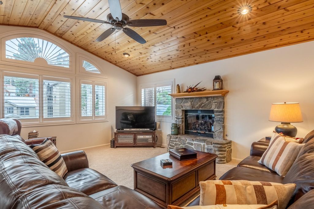 Photo of 236 Davison Rd, Mammoth Lakes, CA 93546 (MLS # 250642)