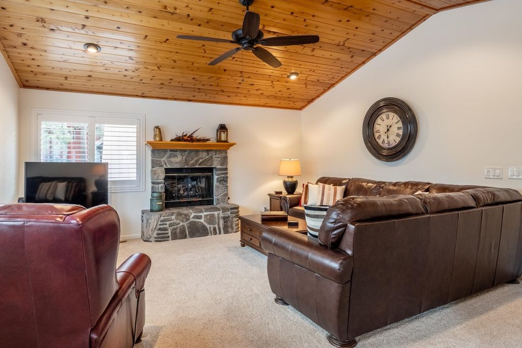 Photo of 236 Davison Rd, Mammoth Lakes, CA 93546 (MLS # 250642)