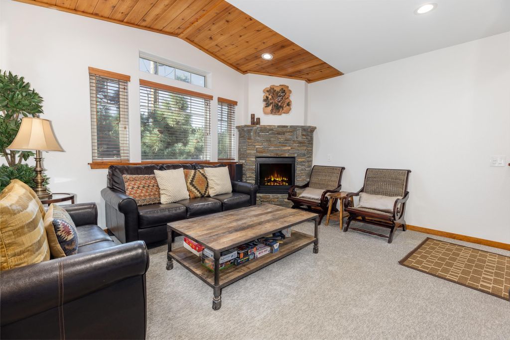 Photo of 85 Mountain Blvd #8, Mammoth Lakes, CA 93546 (MLS # 250694)