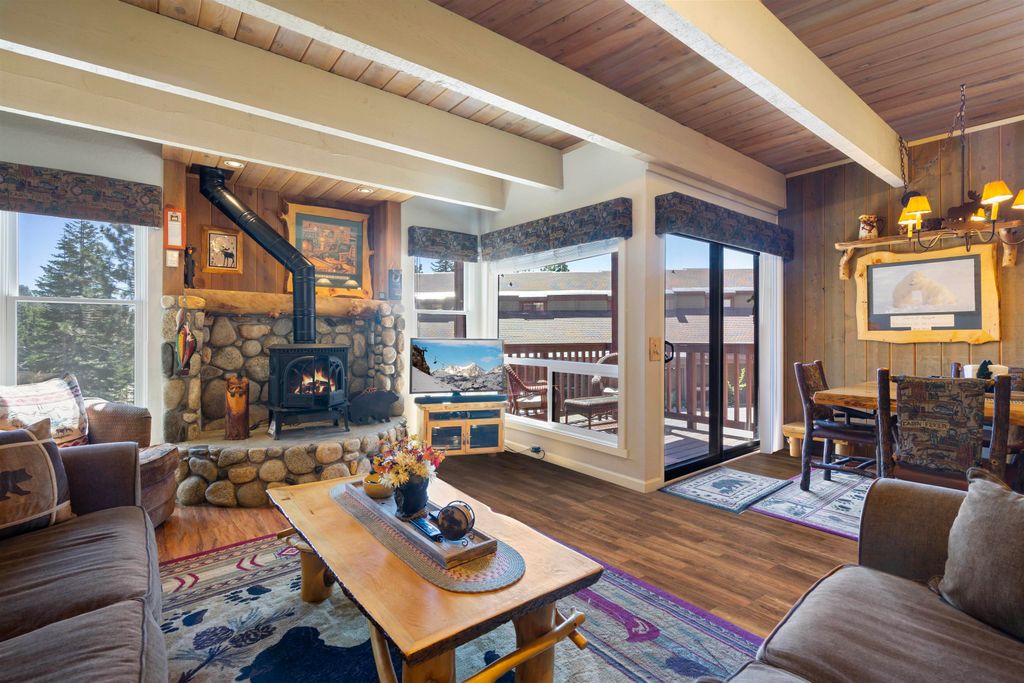 Photo of 194 Hillside Drive #40, Mammoth Lakes, CA 93546 (MLS # 250710)
