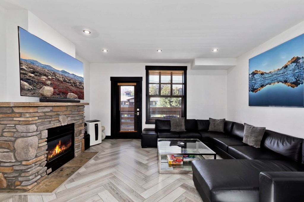 Photo of 1111 Forest Trail #1413, Mammoth Lakes, CA 93546 (MLS # 250529)