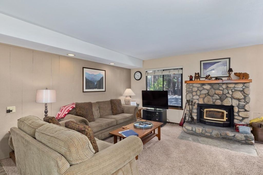 Photo of 2113 Meridian Blvd #185, MAMMOTH LAKES, CA 93546 (MLS # 250557)