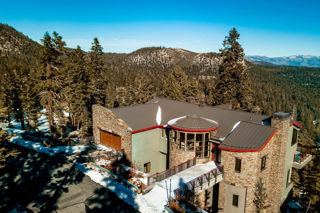 Photo of 37 Bridges Lane, Mammoth Lakes, CA 93546 (MLS # 240048)