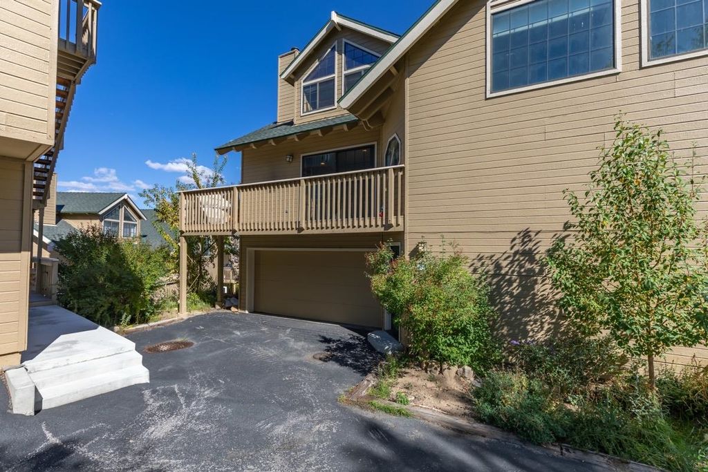 Photo of 119 Lake Manor Pl #27, Crowley Lake, CA 93546 (MLS # 250685)