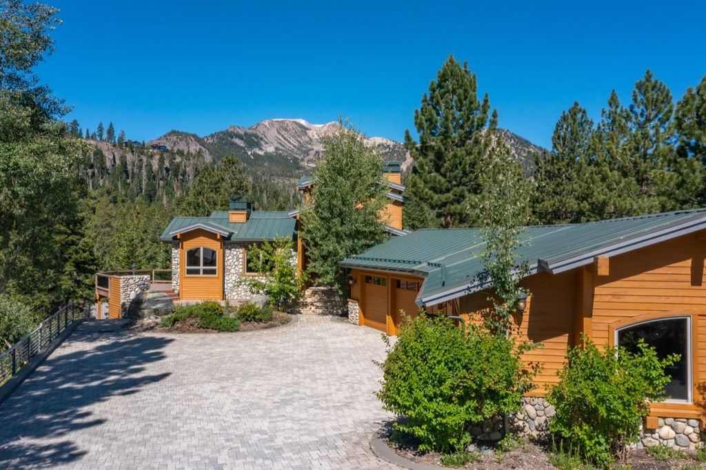 Photo of 92 Garnet St, Mammoth Lakes, CA 93546 (MLS # 250564)