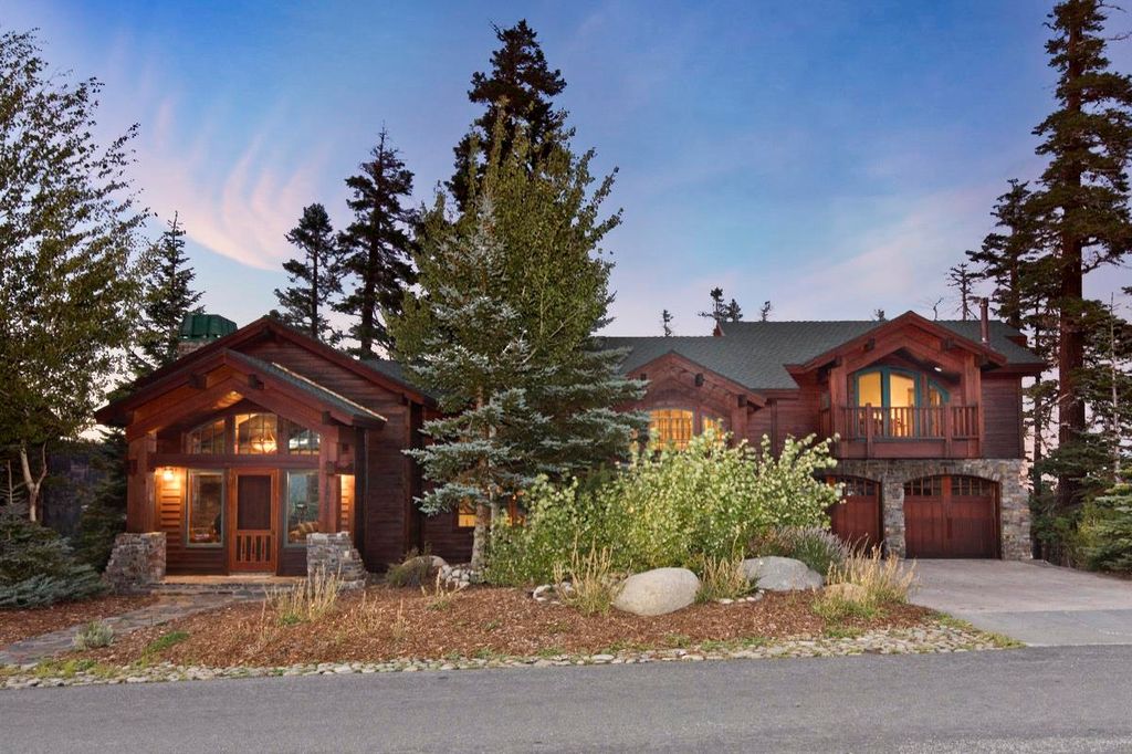 Photo of 445 Fir St, Mammoth Lakes, CA 93546 (MLS # 250704)