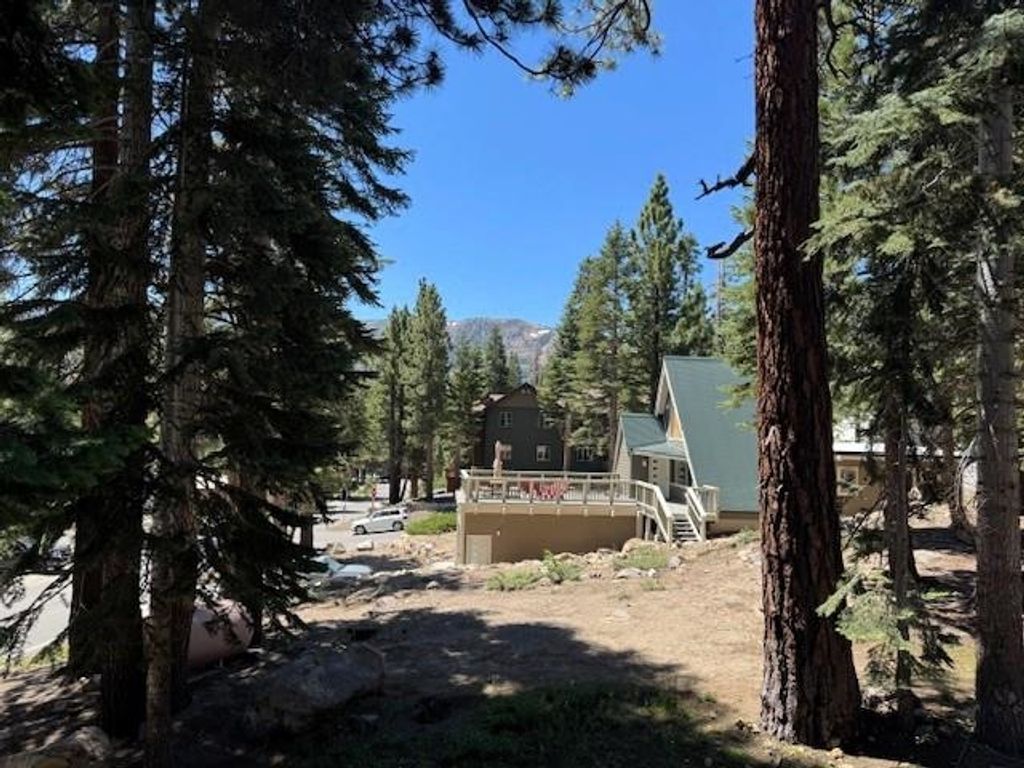 Photo of 4 Kelley Rd #1, Mammoth Lakes, CA 93546 (MLS # 250535)