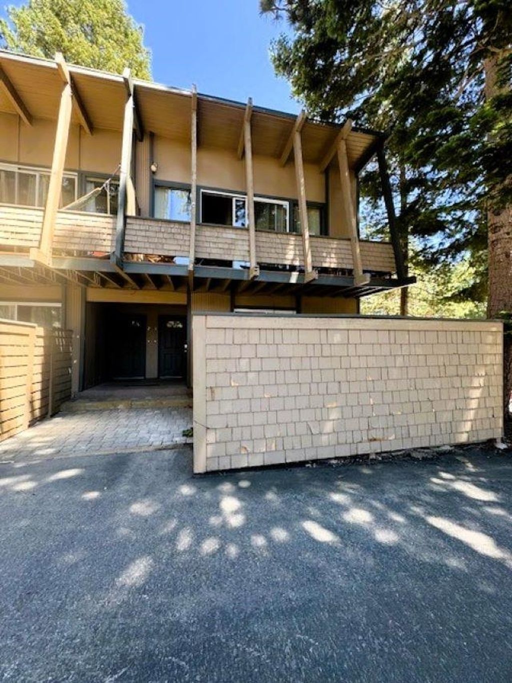 Photo of 4 Kelley Rd #1, Mammoth Lakes, CA 93546 (MLS # 250535)