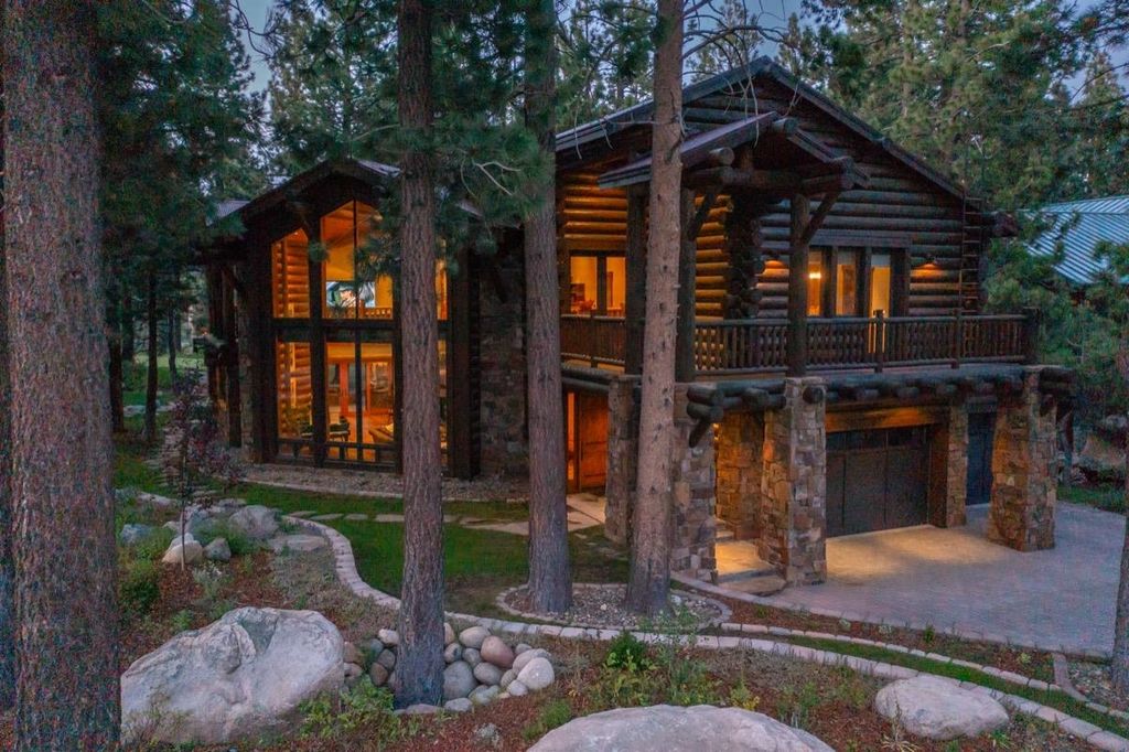 Photo of 1 Evening Star Dr, Mammoth Lakes, CA 93546 (MLS # 250484)