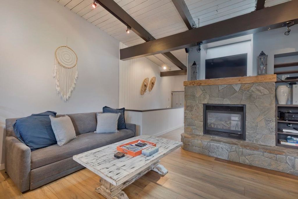 Photo of 4 Kelley Rd #5, Mammoth Lakes, CA 93546 (MLS # 250421)