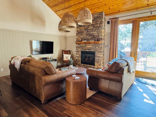 2059 MERIDIAN BLVD UNIT 18, MAMMOTH LAKES, CA 93546 - Image e978d4b72bfc3e817ac9da582d59243d/388300719