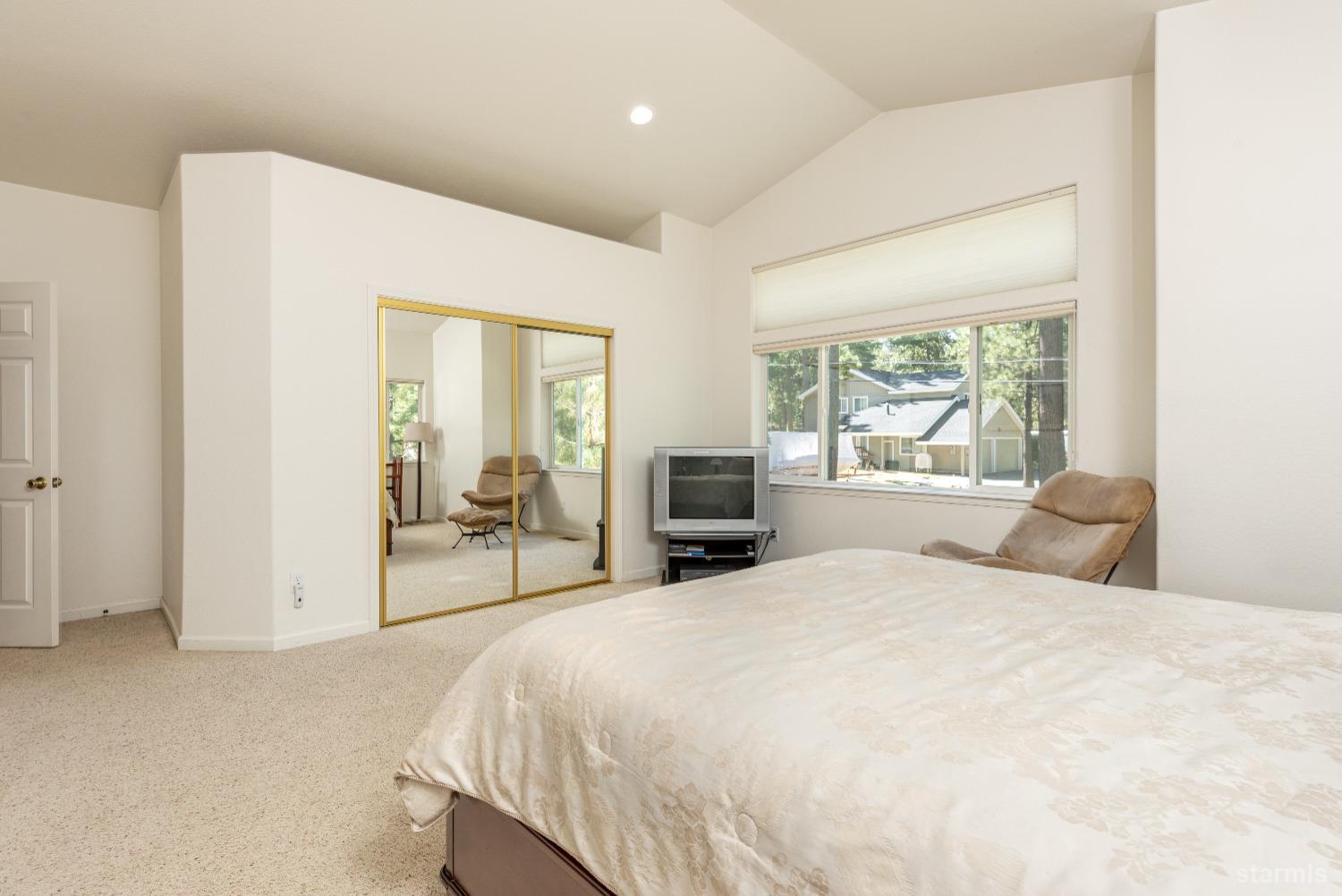 South Lake Tahoe, California 96150, United States, 3 Bedrooms Bedrooms, ,3 BathroomsBathrooms,Residential,Pending,50300