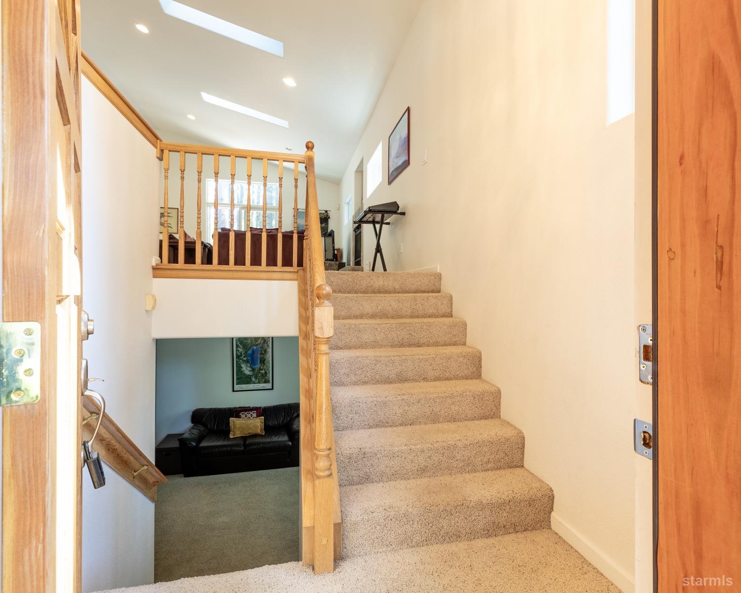 South Lake Tahoe, California 96150, United States, 3 Bedrooms Bedrooms, ,3 BathroomsBathrooms,Residential,Pending,50300