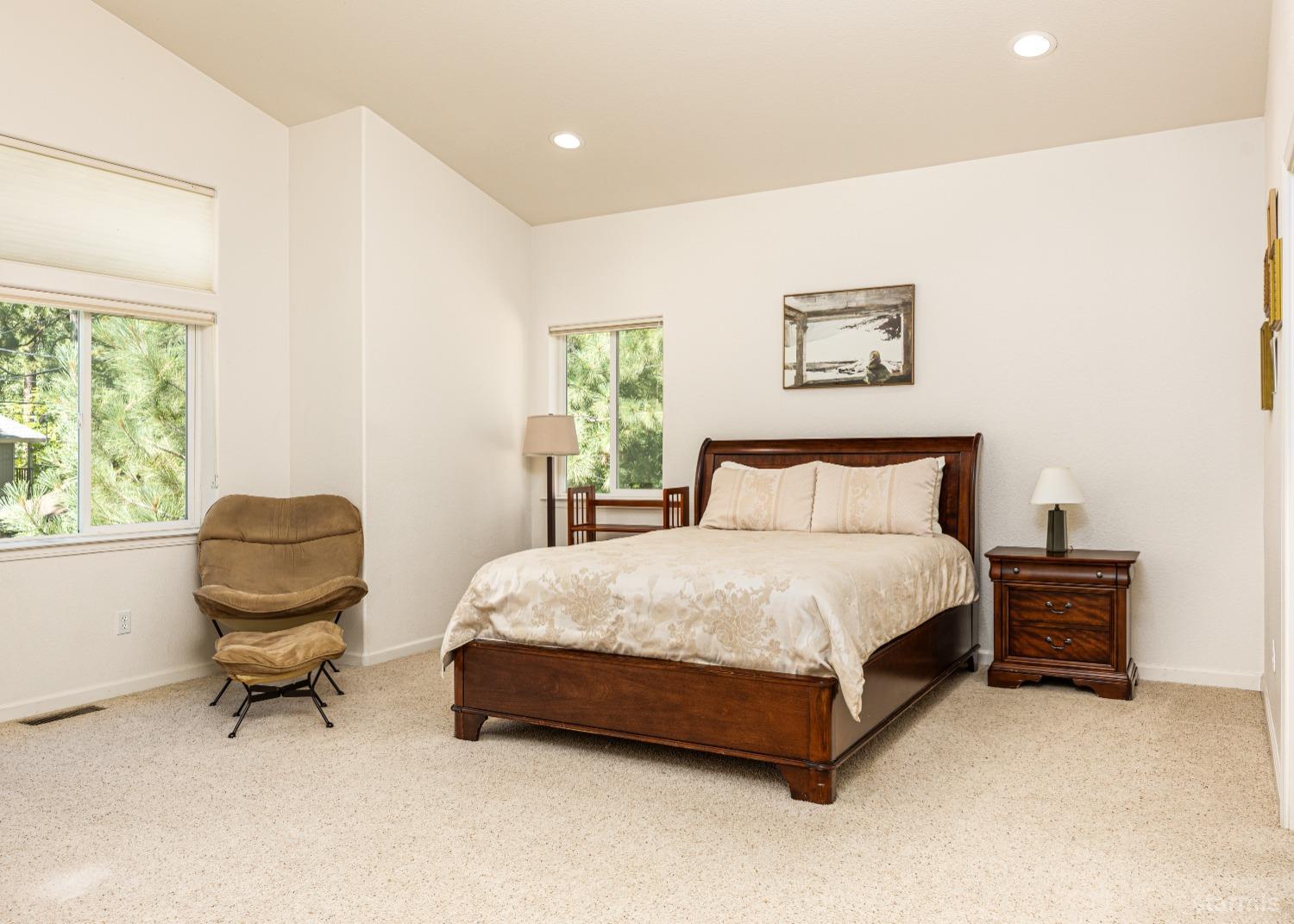 South Lake Tahoe, California 96150, United States, 3 Bedrooms Bedrooms, ,3 BathroomsBathrooms,Residential,Pending,50300