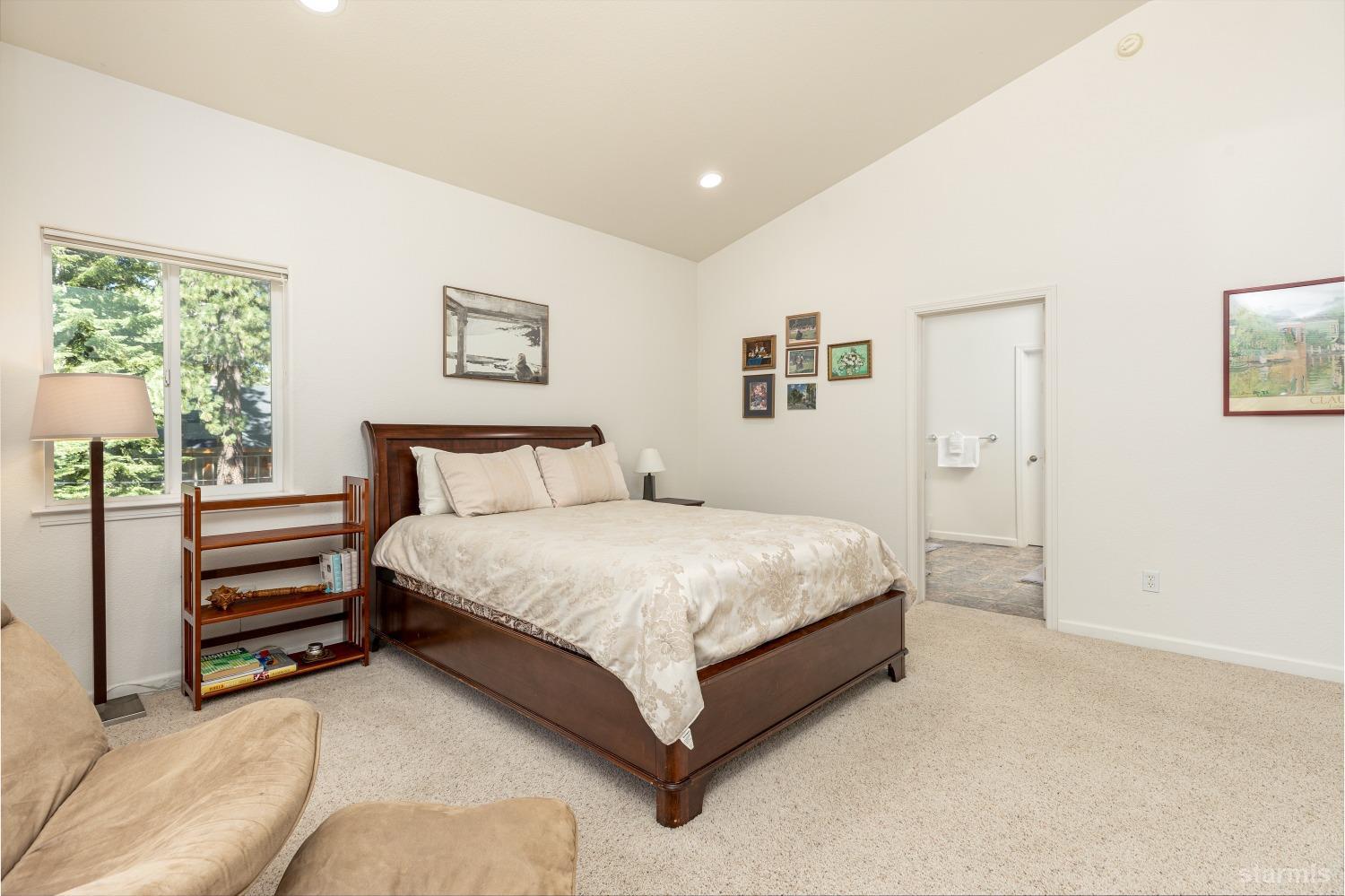 South Lake Tahoe, California 96150, United States, 3 Bedrooms Bedrooms, ,3 BathroomsBathrooms,Residential,Pending,50300