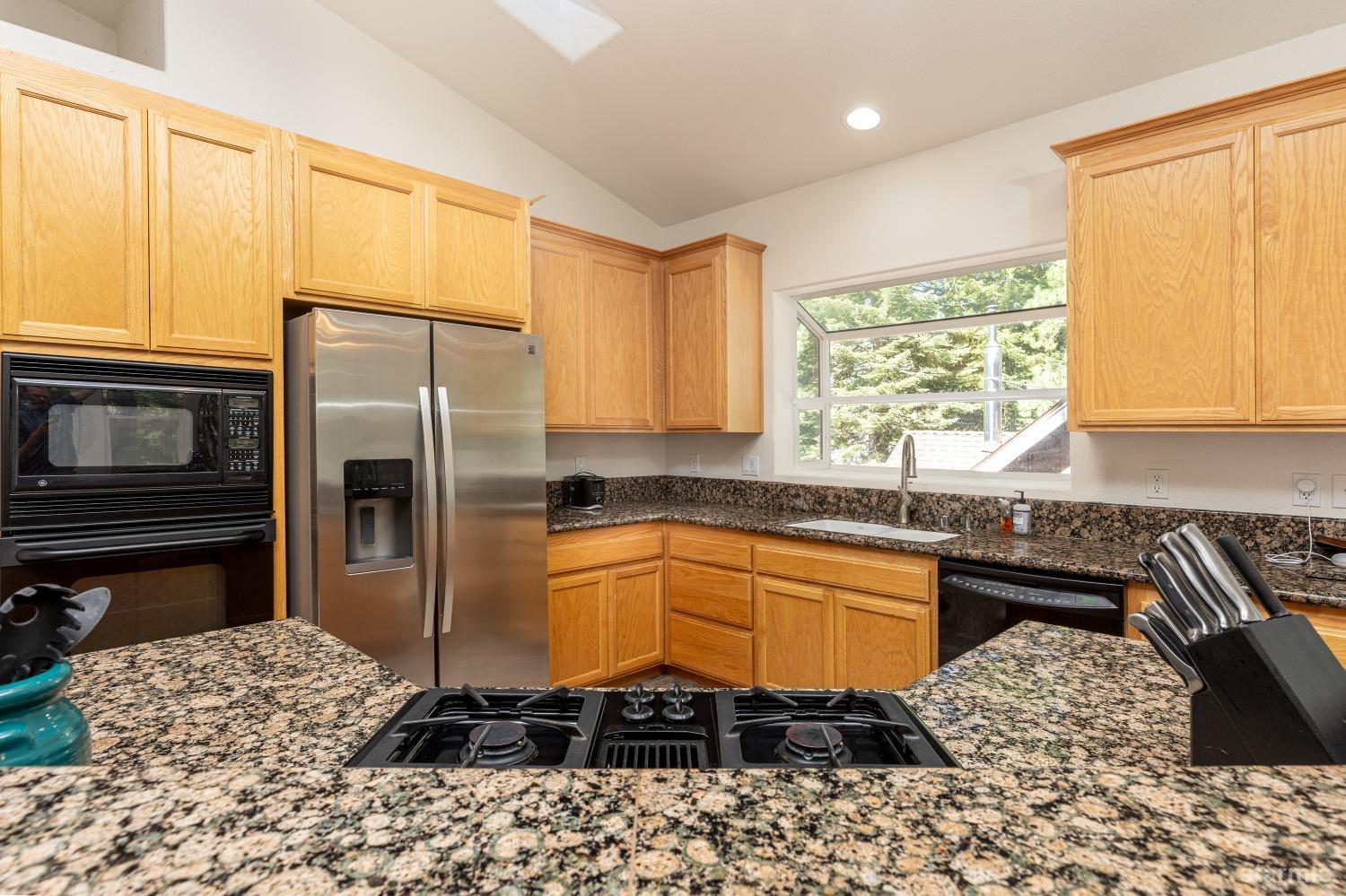 South Lake Tahoe, California 96150, United States, 3 Bedrooms Bedrooms, ,3 BathroomsBathrooms,Residential,Pending,50300