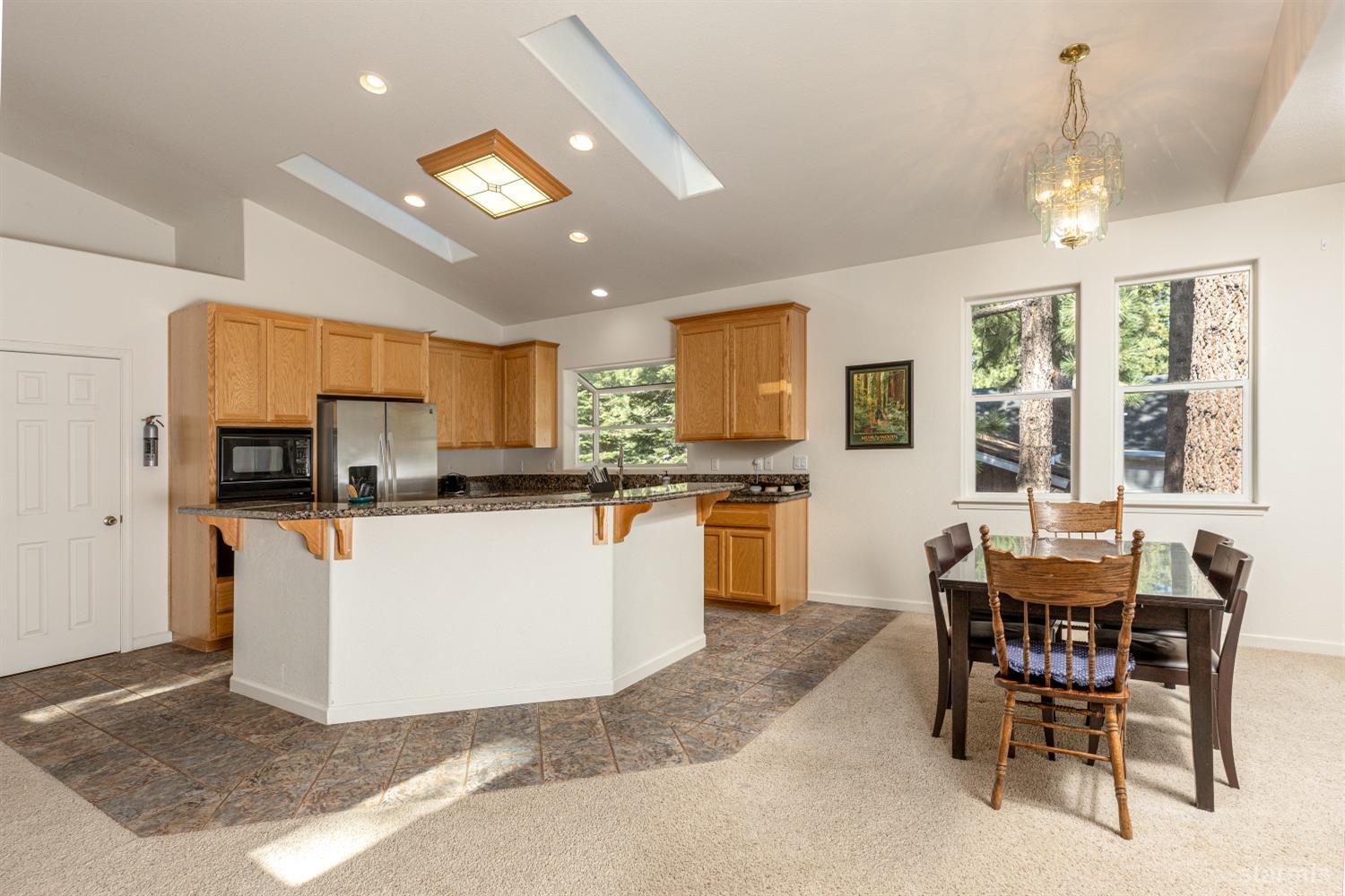 South Lake Tahoe, California 96150, United States, 3 Bedrooms Bedrooms, ,3 BathroomsBathrooms,Residential,Pending,50300