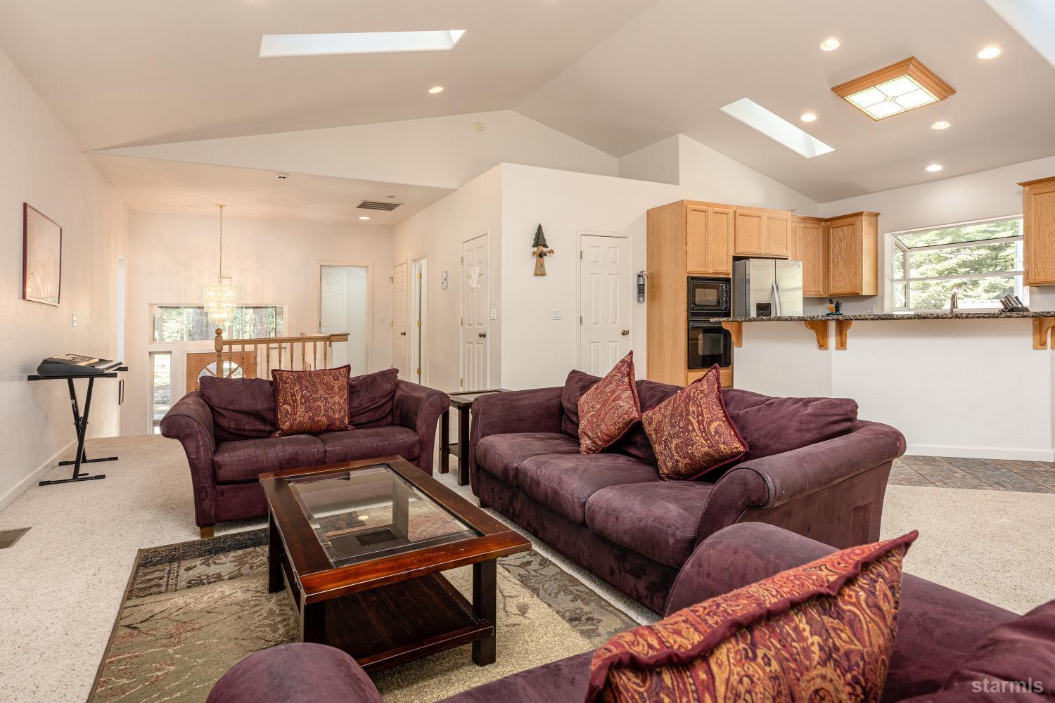 South Lake Tahoe, California 96150, United States, 3 Bedrooms Bedrooms, ,3 BathroomsBathrooms,Residential,Pending,50300