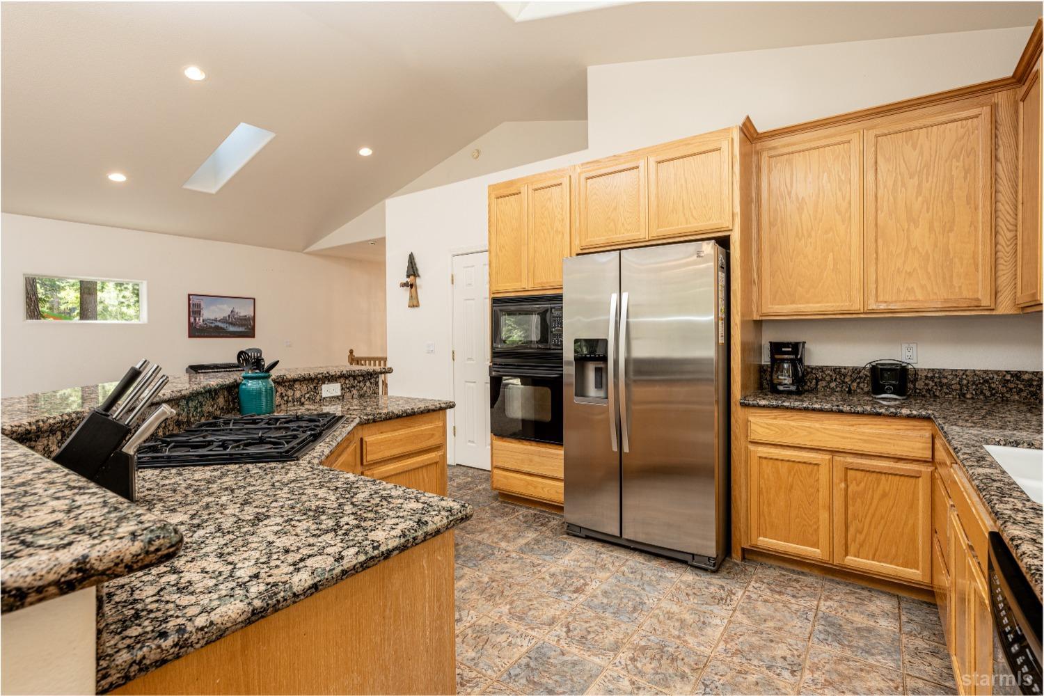 South Lake Tahoe, California 96150, United States, 3 Bedrooms Bedrooms, ,3 BathroomsBathrooms,Residential,Pending,50300