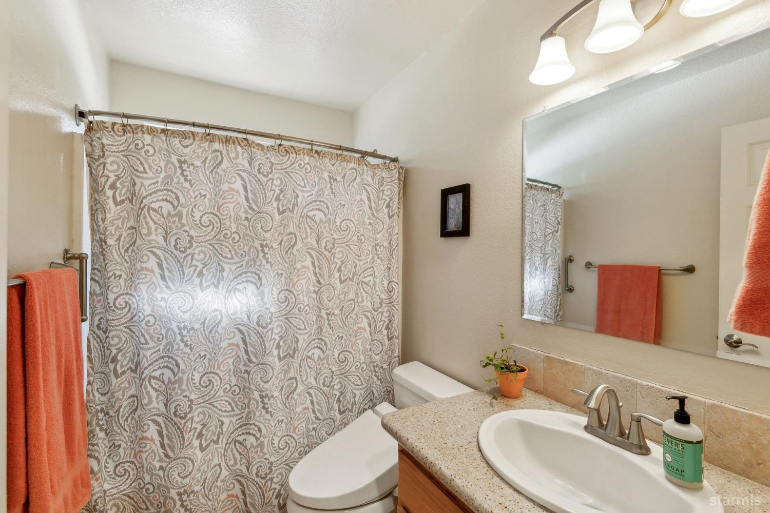 South Lake Tahoe, California 96150, United States, 3 Bedrooms Bedrooms, ,3 BathroomsBathrooms,Residential,Pending,83854