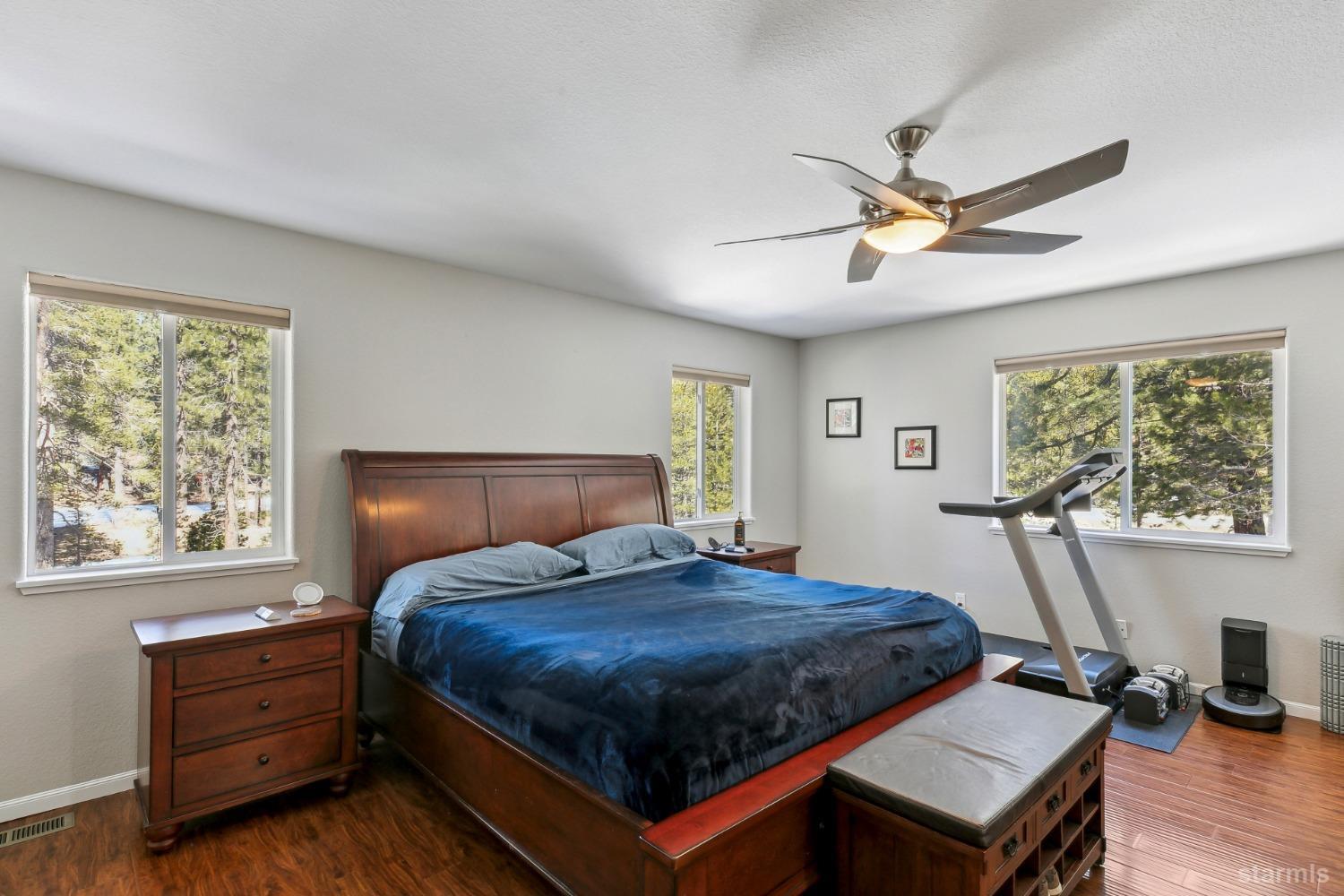 South Lake Tahoe, California 96150, United States, 3 Bedrooms Bedrooms, ,3 BathroomsBathrooms,Residential,Pending,83854