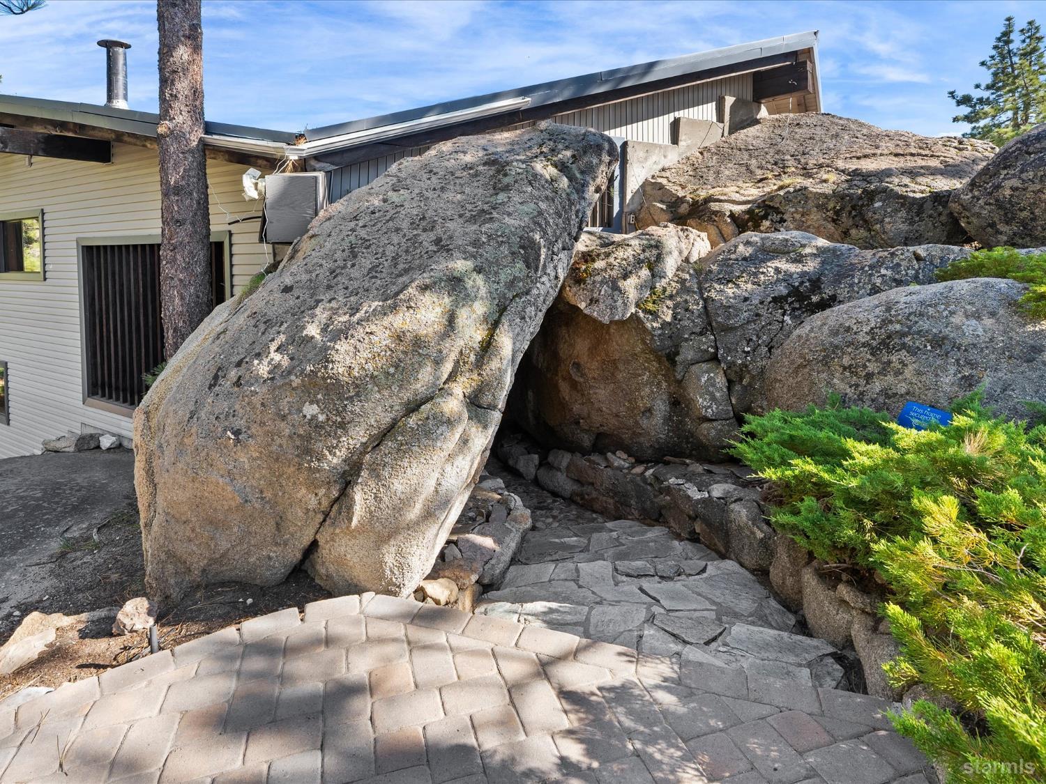 1082 Mountain Canary Drive