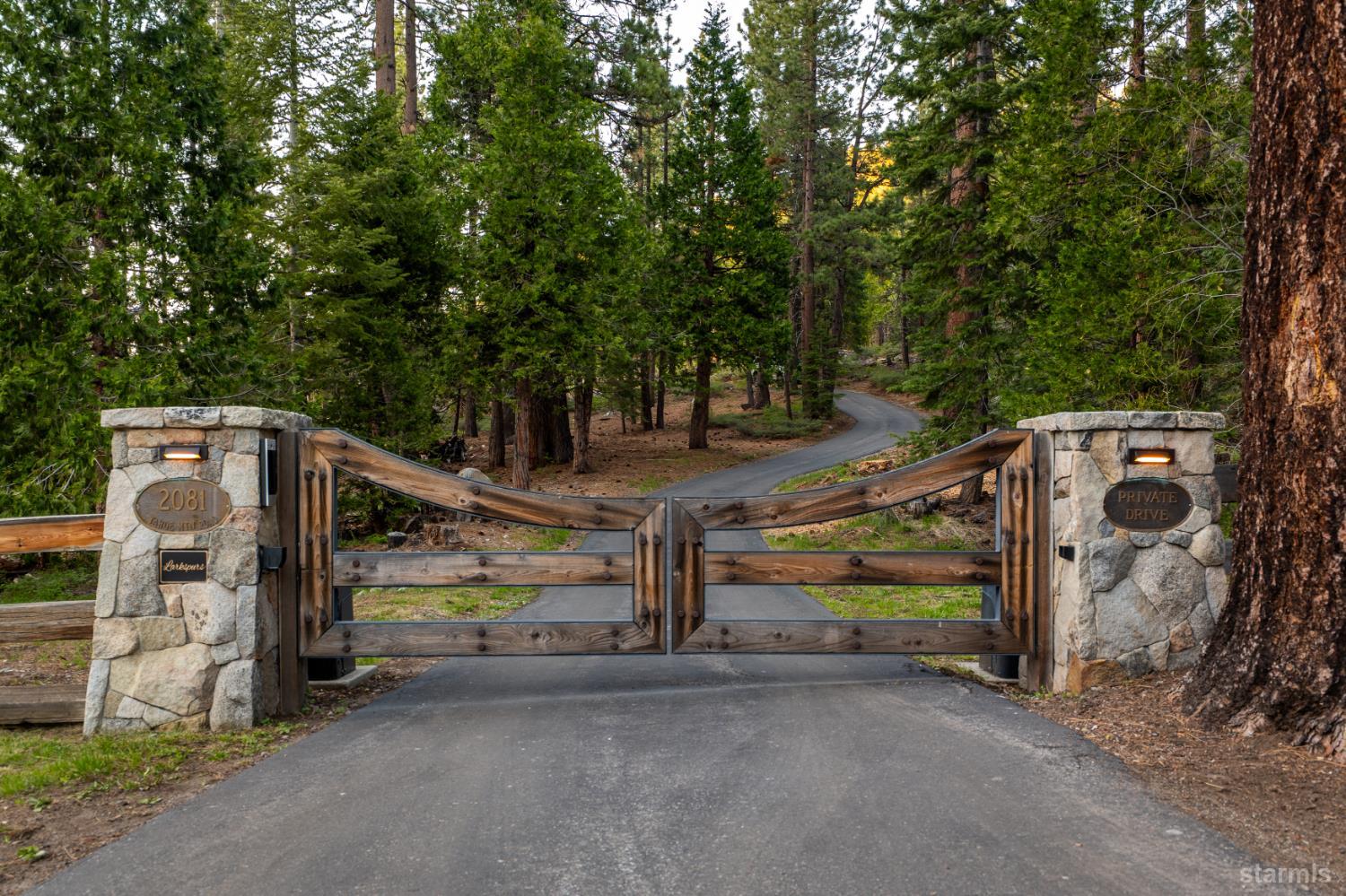 2081 Tahoe Mountain Road