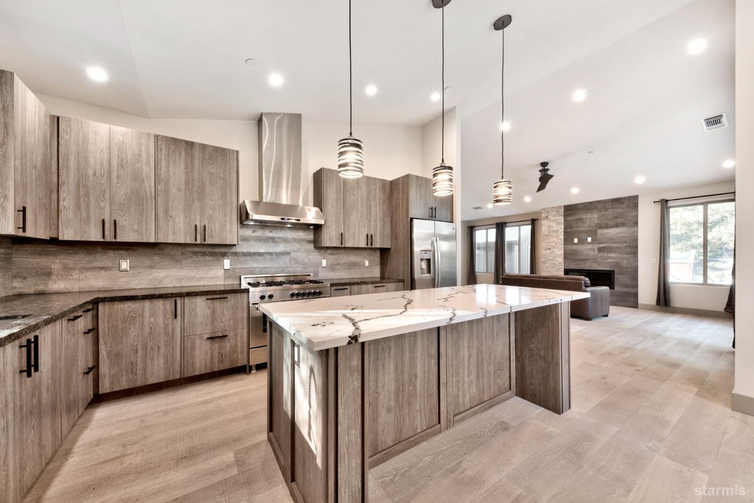 871 Glorene Avenue