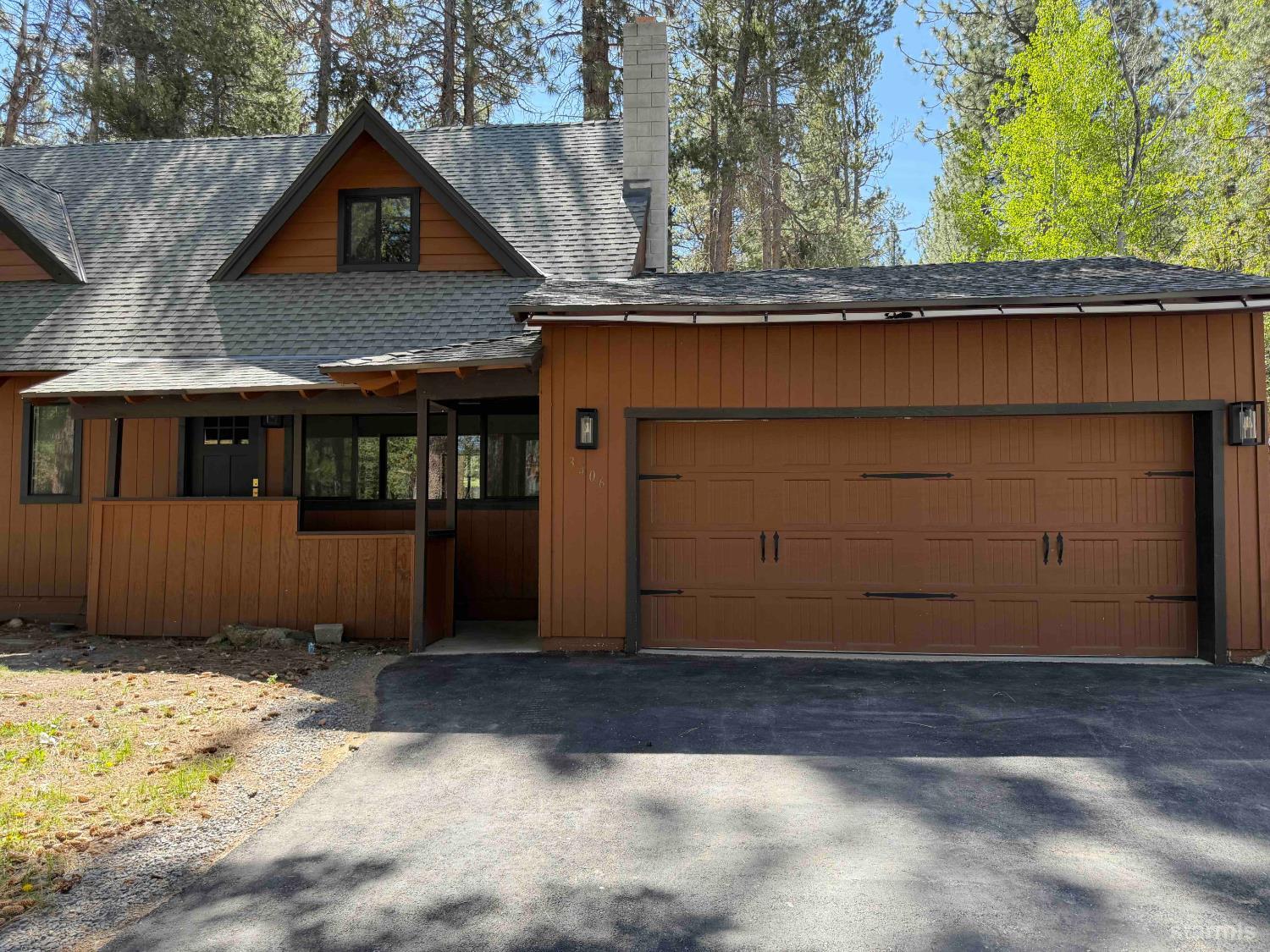 3406 Warr Road