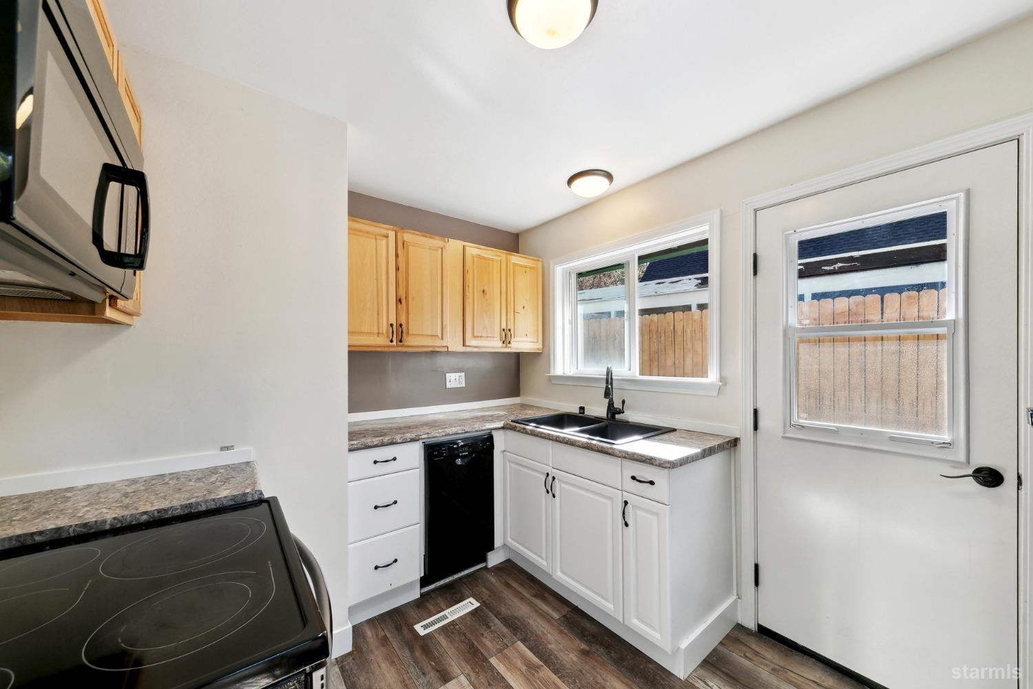 South Lake Tahoe, California 96150, United States, 3 Bedrooms Bedrooms, ,2 BathroomsBathrooms,Residential,Active,96934