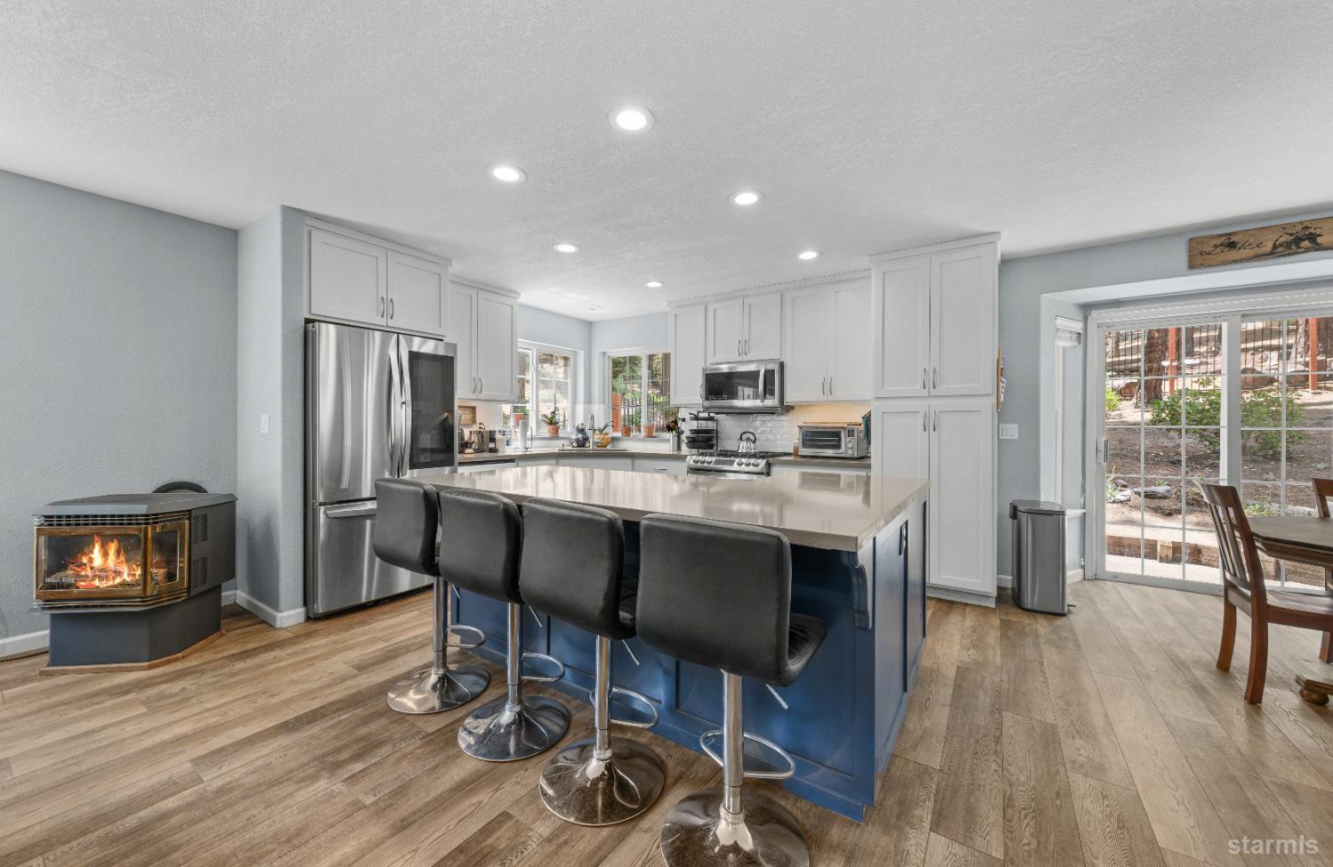 1870 Jicarilla Drive