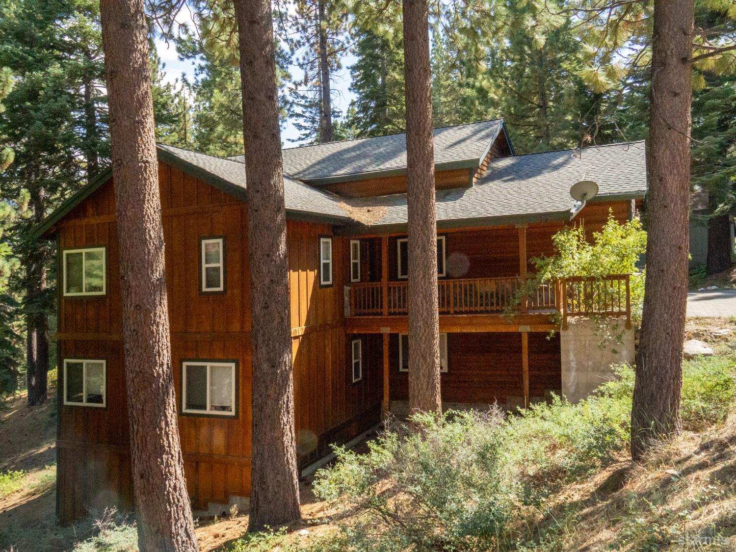 1671 Crystal Air Drive
