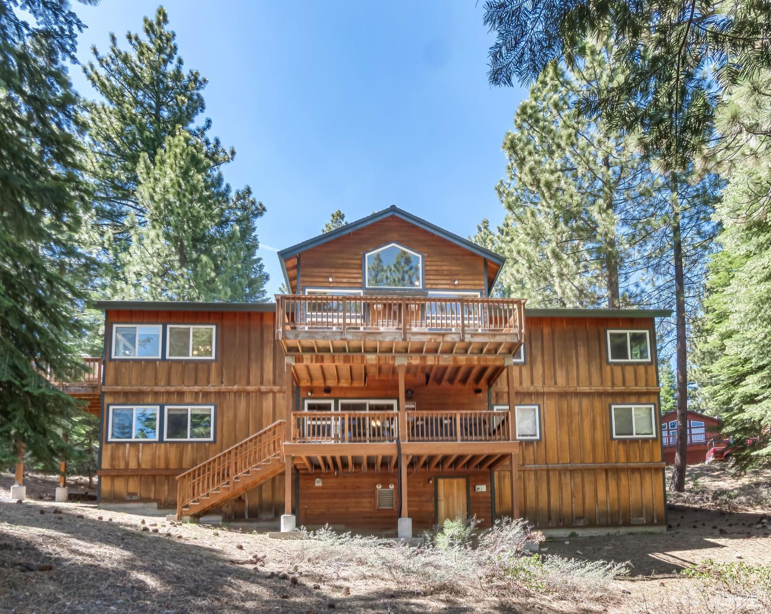 1671 Crystal Air Drive