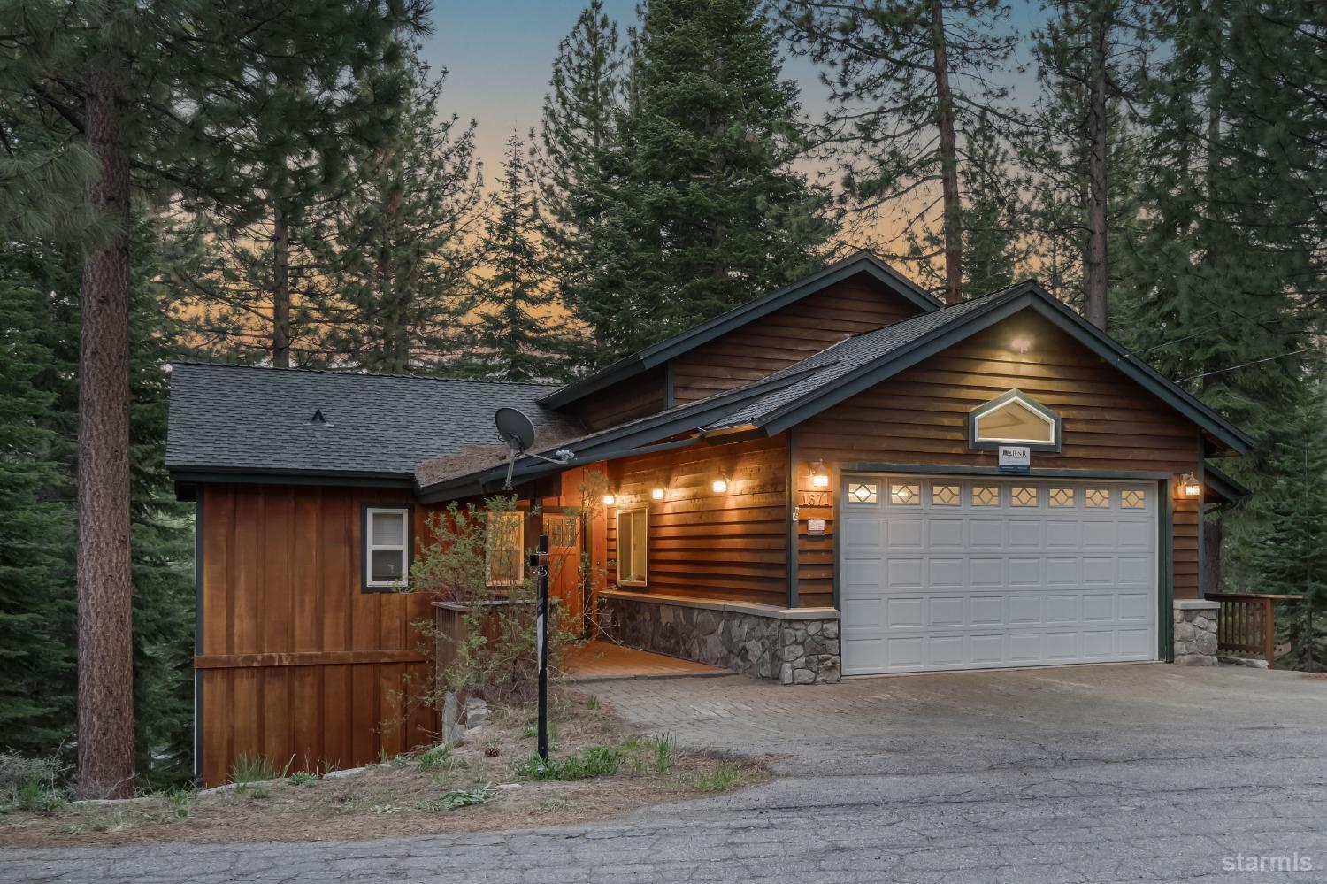 1671 Crystal Air Drive