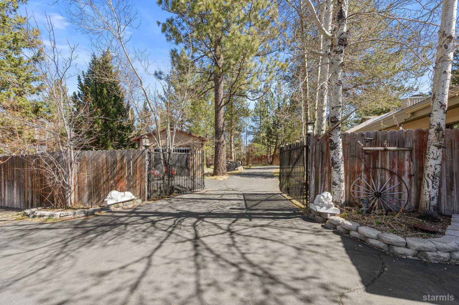 1101 Modoc Way