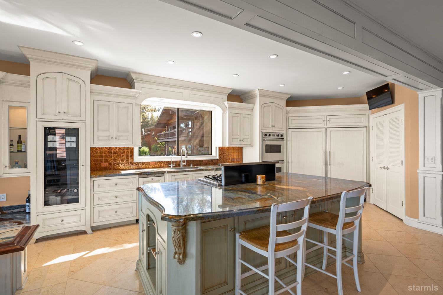 South Lake Tahoe, California 96150, United States, 7 Bedrooms Bedrooms, ,5 BathroomsBathrooms,Residential,Active,200999