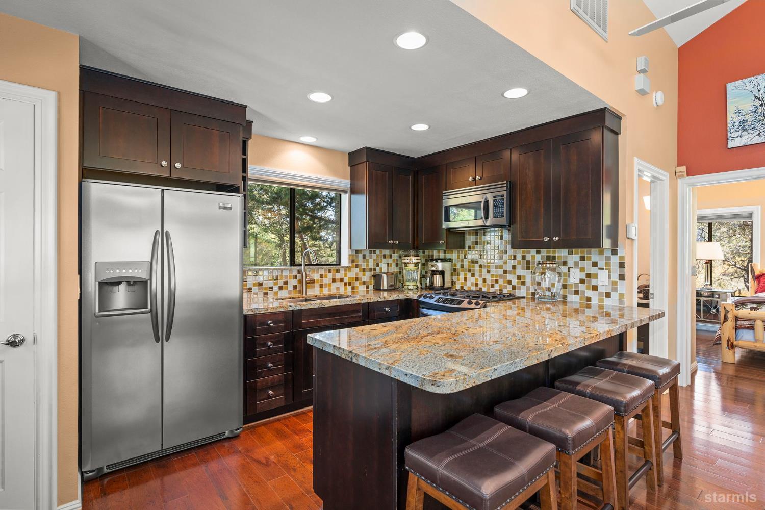 South Lake Tahoe, California 96150, United States, 7 Bedrooms Bedrooms, ,5 BathroomsBathrooms,Residential,Active,200999