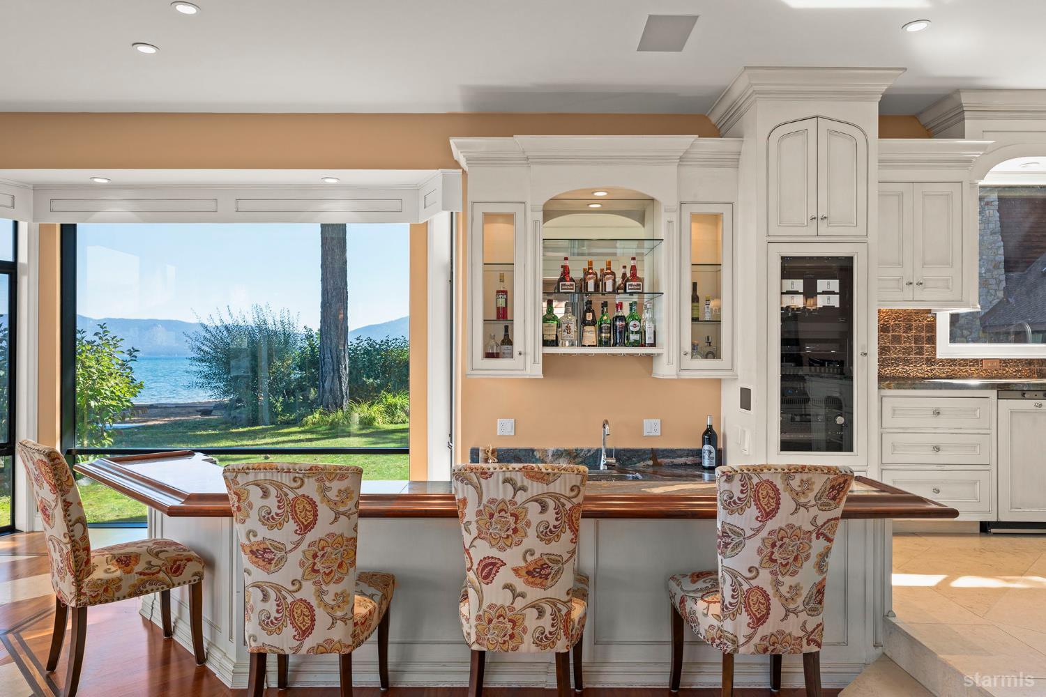 South Lake Tahoe, California 96150, United States, 7 Bedrooms Bedrooms, ,5 BathroomsBathrooms,Residential,Active,200999