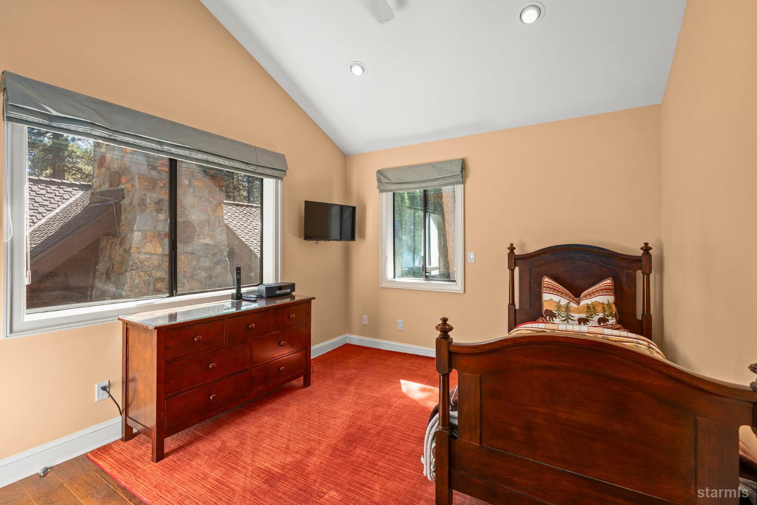 South Lake Tahoe, California 96150, United States, 7 Bedrooms Bedrooms, ,5 BathroomsBathrooms,Residential,Active,200999