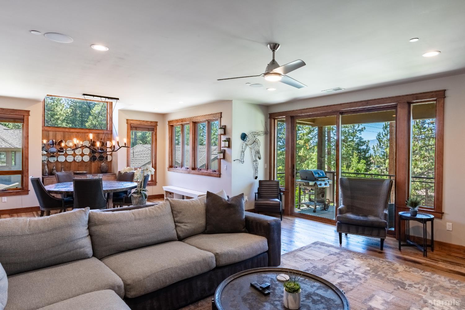 30 Lake Parkway 20