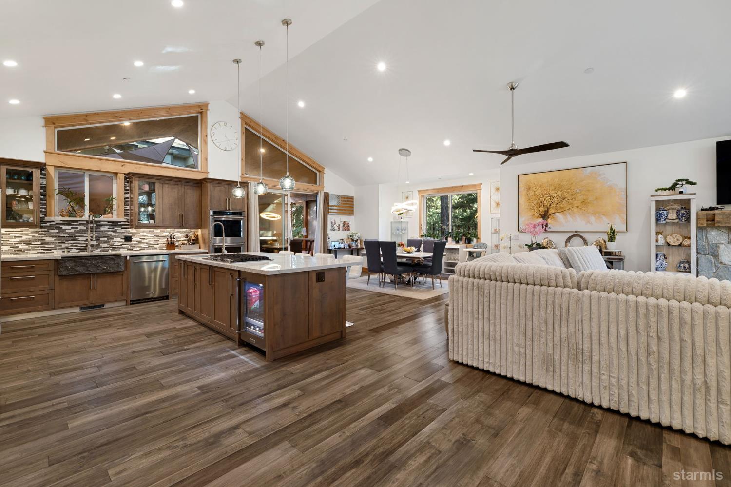 1674 Maiden Hair Court