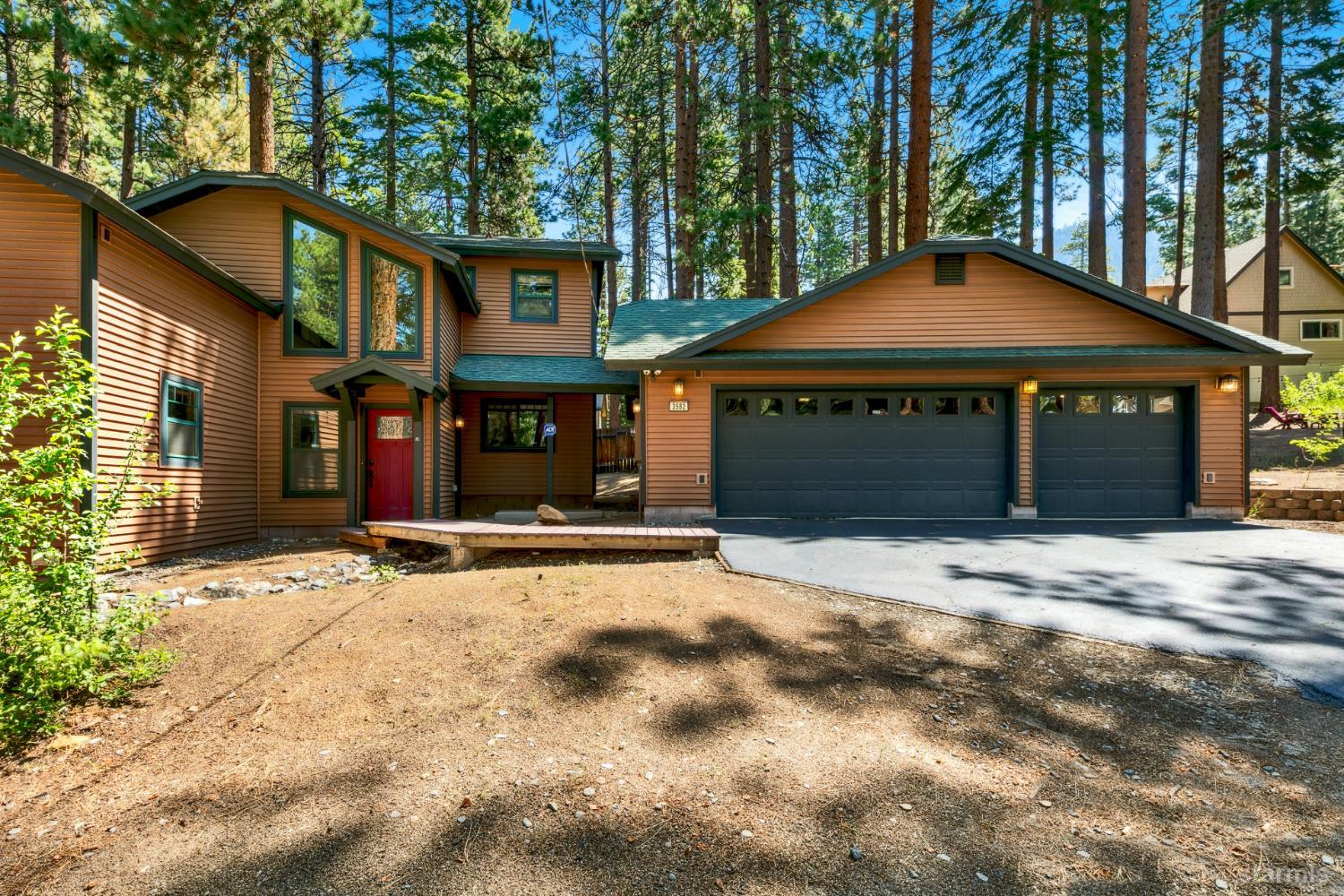 3582 Mackedie Way