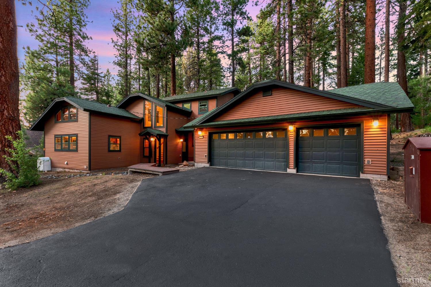 3582 Mackedie Way