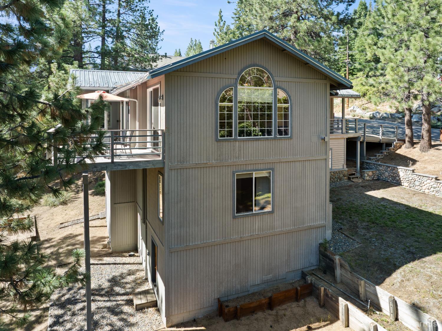 2400 Lupine Trail