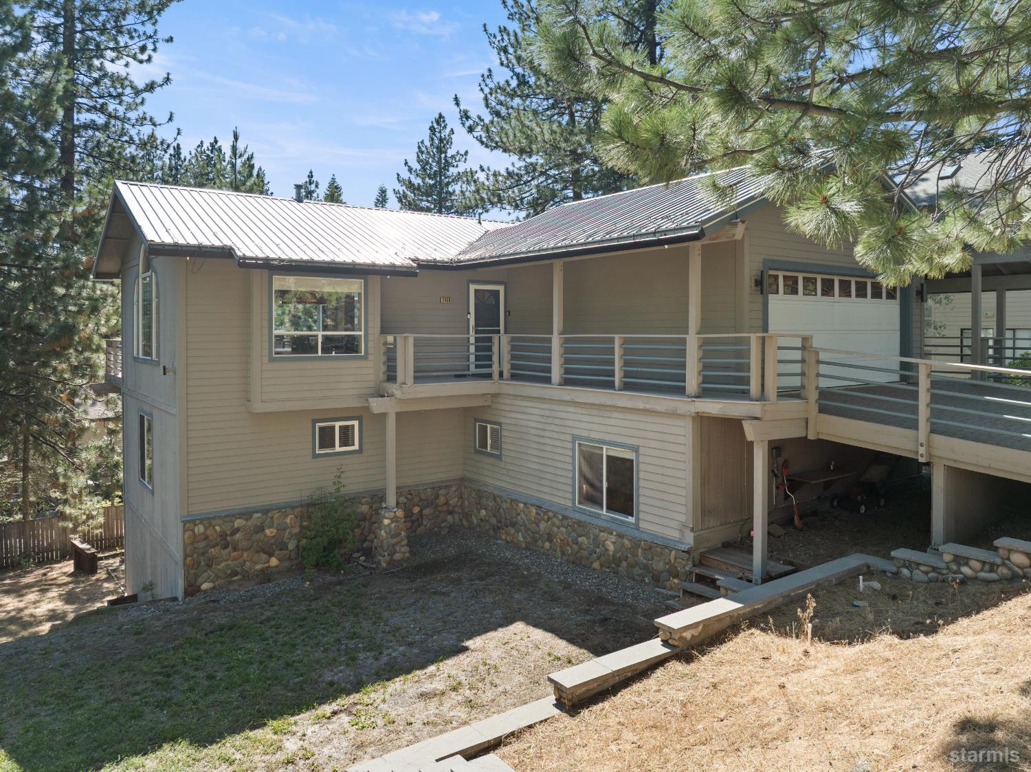 2400 Lupine Trail